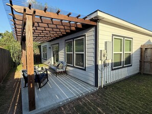 Terrace/patio - Newly built,private,and cozy. 6 guest • 3 bedrooms • 3 beds • 2 baths (Houston)