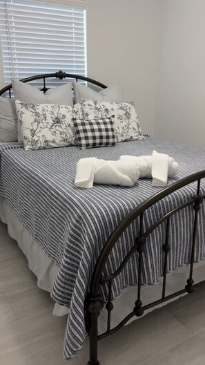 3 bedrooms, iron/ironing board, free WiFi, bed sheets