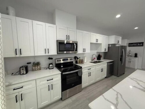 Newly built,private,and cozy. 6 guest • 3 bedrooms • 3 beds • 2 baths