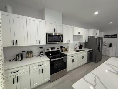 Newly built,private,and cozy. 6 guest • 3 bedrooms • 3 beds • 2 baths