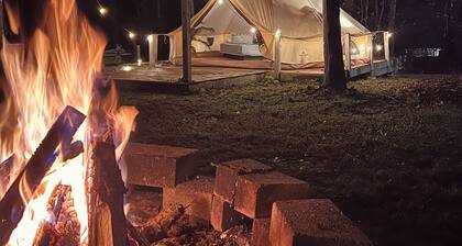 Red River Gorge Yurt 1 Stay – Cozy Winter Retreat with Fire Pit & S’mores Kit