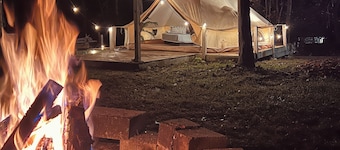 Red River Gorge Yurt 1 Stay – Cozy Winter Retreat with Fire Pit & S’mores Kit