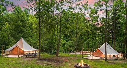 Glamping Yurt #1 in Red River Gorge with Wooded Views & Bathhouse
