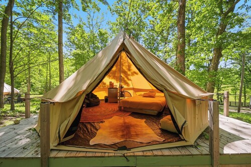 Forest Glamp Retreat • Hot Tub & Fire