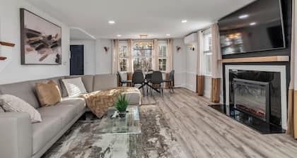 Unique 4bedrooms 2 bathrooms stunning getaway unit