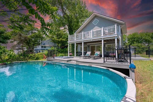 Waterfront Cottage w/ Pool! Beach Access