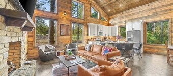 Cab'n America - Pets/ Giant Jenga/ Hot tub/ Fire Pit/ Horseshoes