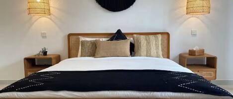 2 bedrooms, iron/ironing board, internet, bed sheets