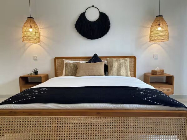 2 bedrooms, iron/ironing board, internet, bed sheets