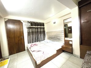 Double Room | Free WiFi
