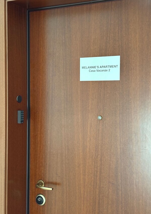 Immagine non classificata, 1 di 17, pulsante