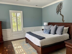 2 bedrooms, desk, iron/ironing board, travel cot - Peaceful Creekside Home Near Historic Savannah & Beach (Savannah)