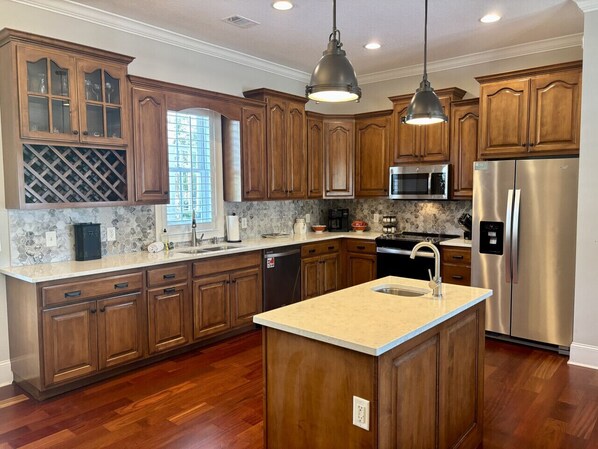 Fridge, microwave, oven, stovetop - Peaceful Creekside Home Near Historic Savannah & Beach (Savannah)