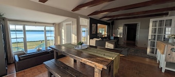 Coastal Vista - Year-Round Beachfront Getaway on the Gulf of St. Lawrence