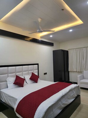 Free WiFi, bed sheets