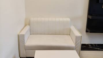 Daily buffet breakfast (INR 300 per person)