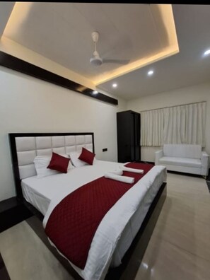 Deluxe Double Room | Premium bedding, in-room safe, free WiFi, bed sheets