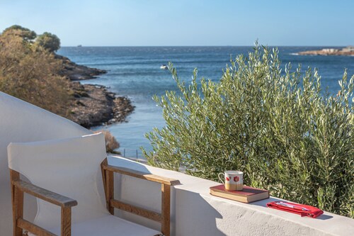 Art Sounion, Seafront Elegance