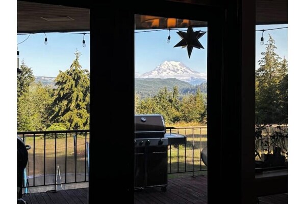 Terrace/patio - Mount rainier wonderful views (Graham)