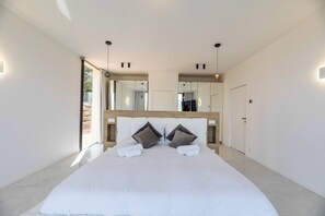 5 bedrooms, iron/ironing board, travel crib, free WiFi