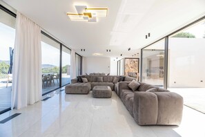 Smart TV, table tennis - Villa Monte Sereno Luxury 3 mn walk from Pinarellu beach (Zonza)