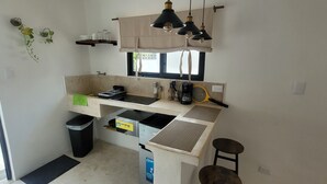 雪櫃、微波爐、爐具、廚房用具/餐具/器皿