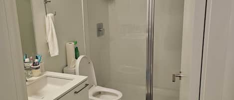 Handtücher, Seife, Toilettenpapier
