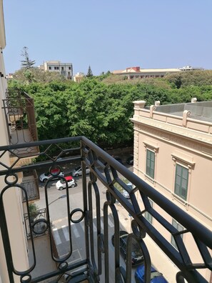 Property grounds - BELLINISTAY - Apartment in the city center, 2 steps from the sea. (Trapani)