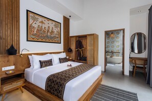 ลักซ์ชัวรี่วิลล่า, วิวสระว่ายน้ำ | ตู้นิรภัยในห้องพัก, โต๊ะทำงาน, พื้นที่ทำงานแบบใช้แล็ปท็อป, ผ้าม่านกันแสง