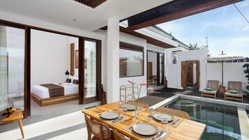 Vila, 2 quartos, piscina particular (Rama) | Área de estar | Smart TV 42 polegadas com canais a cabo