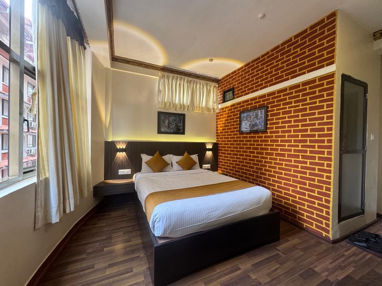 Chambre Double Deluxe | Espace de travail pour ordinateur portable, Wi-Fi gratuit, draps fournis