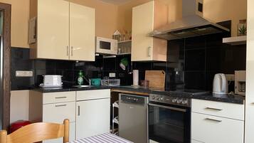 Microwave, stovetop, dishwasher