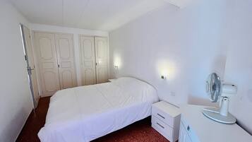 2 slaapkamers, reisbedje, beddengoed, rolstoeltoegankelijk