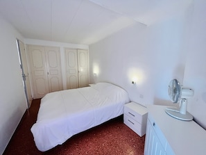 2 slaapkamers, reisbedje, beddengoed, rolstoeltoegankelijk