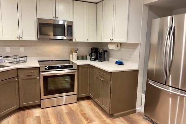 Microonde, forno, piano cottura, lavastoviglie