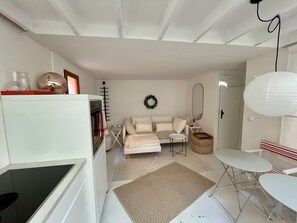 1 bedroom, iron/ironing board, WiFi