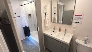 Standard Room | Shared bathroom
