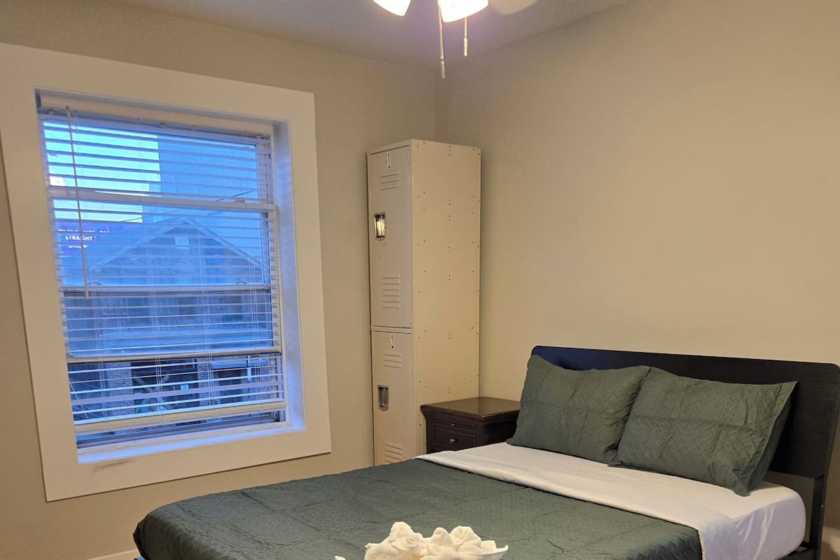 Premier Studio Suite | Memory foam beds, individually decorated, individually furnished, desk