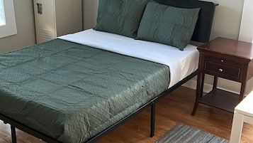 Camas con efecto memoria, decoración personalizada y muebles diferentes