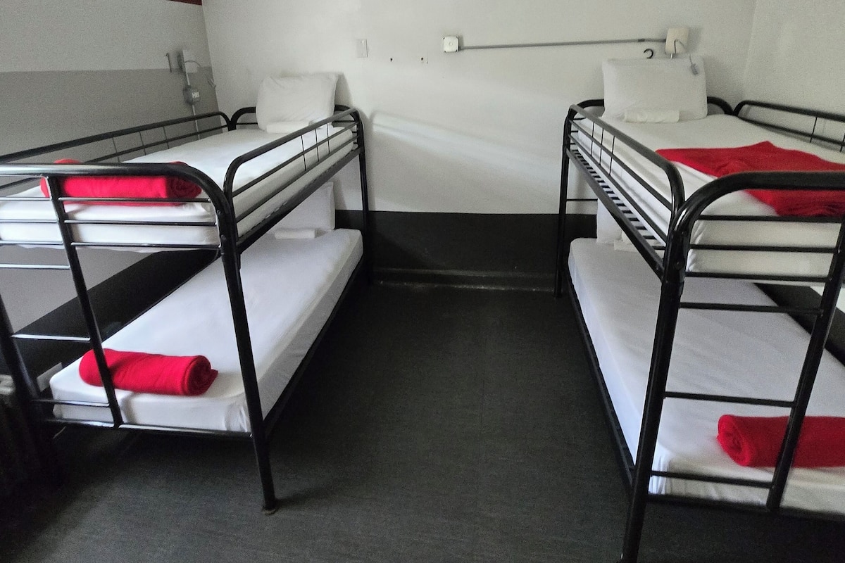 Japanese-style Shared Dormitory, Mixed Dorm