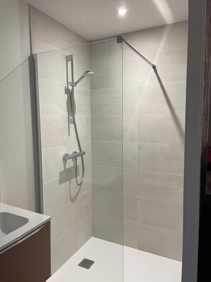 Douche, papier toilette