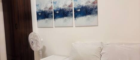 1 chambre, fer et planche à repasser, accès Internet, draps fournis