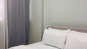 Iron/ironing board, internet, bed sheets