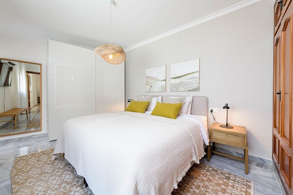2 bedrooms, iron/ironing board, free WiFi, bed sheets
