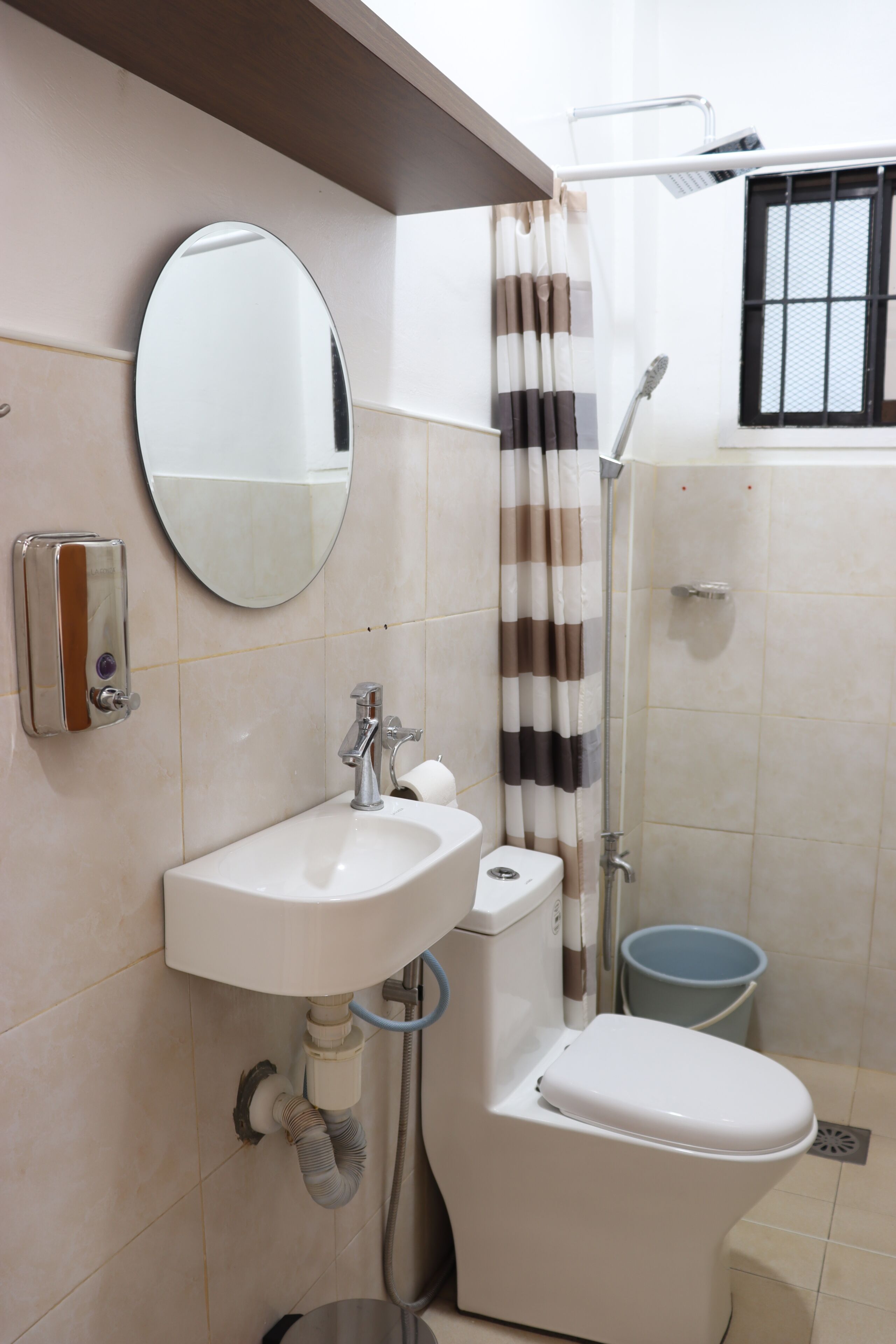 Shower, towels