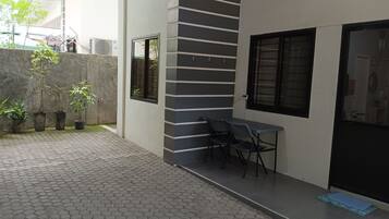 屋外ダイニングエリア