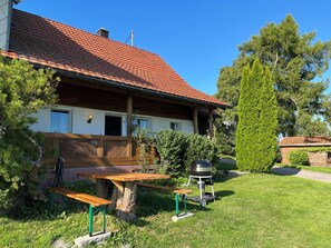 Outdoor dining - Gustis Hüsli - Alpensicht & Natur pur by Interhome (Höchenschwand)