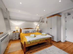 8 bedrooms, internet