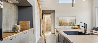 "Elvie" - 150m from the sea by Interhome