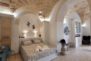1 chambre, fer et planche à repasser, Wi-Fi, literie fournie